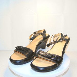 Strickly Comfort Black Leather Sandals Size 9 1/2